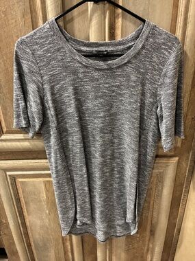 Hannah Heather Gray Short-Sleeve Crewneck Tee